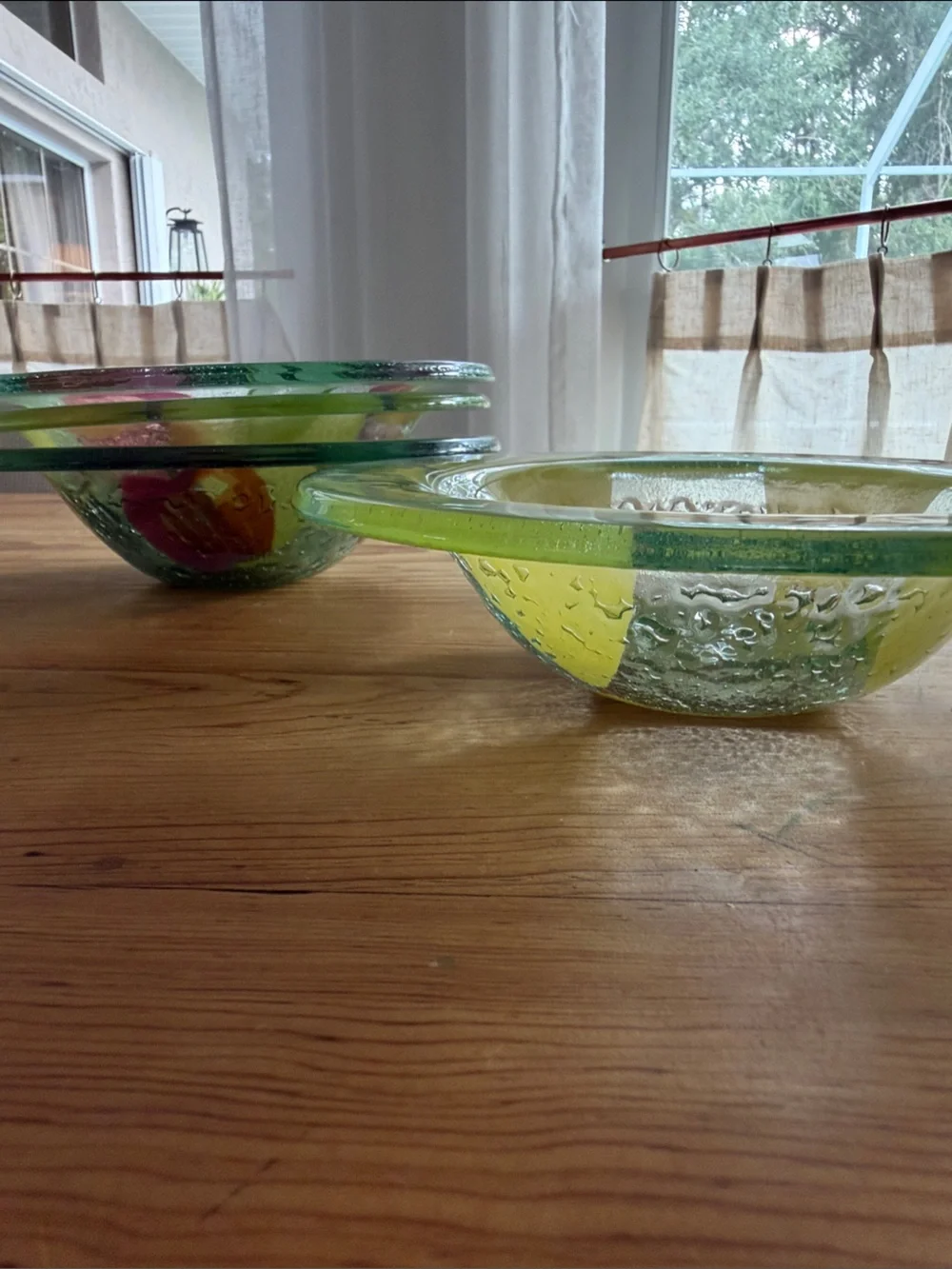 Villeroy & Boch Hand-Painted Glass Dessert Bowls in lemon Yellow, red apple